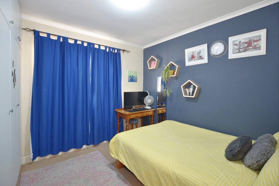 5 Bedroom Property for Sale in Welgelegen 2 Western Cape